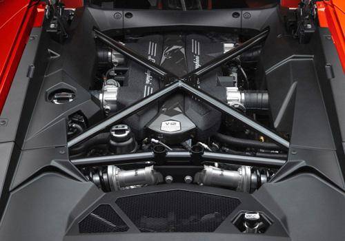 Lamborghini Aventador Engine