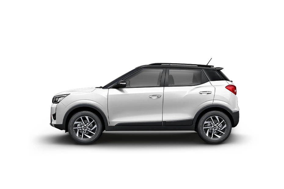 Mahindra Xuv300 Pearl White Napoli Black Colour