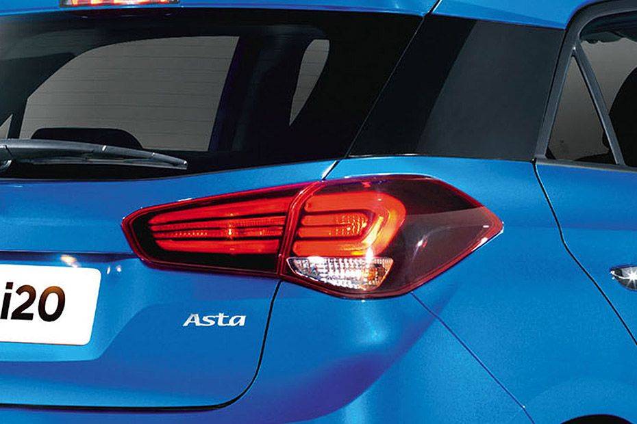 i20 sportz tail light price