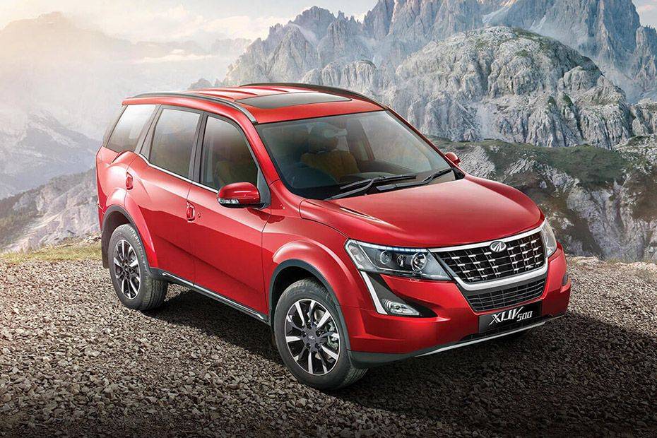 Mahindra XUV500 W11 Option AT On-Road Price and Offers in Pune