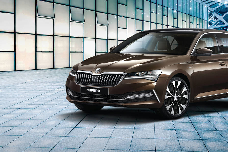 Skoda Superb Sportline On Road Price in Nagpur & 2023 Offers, Images