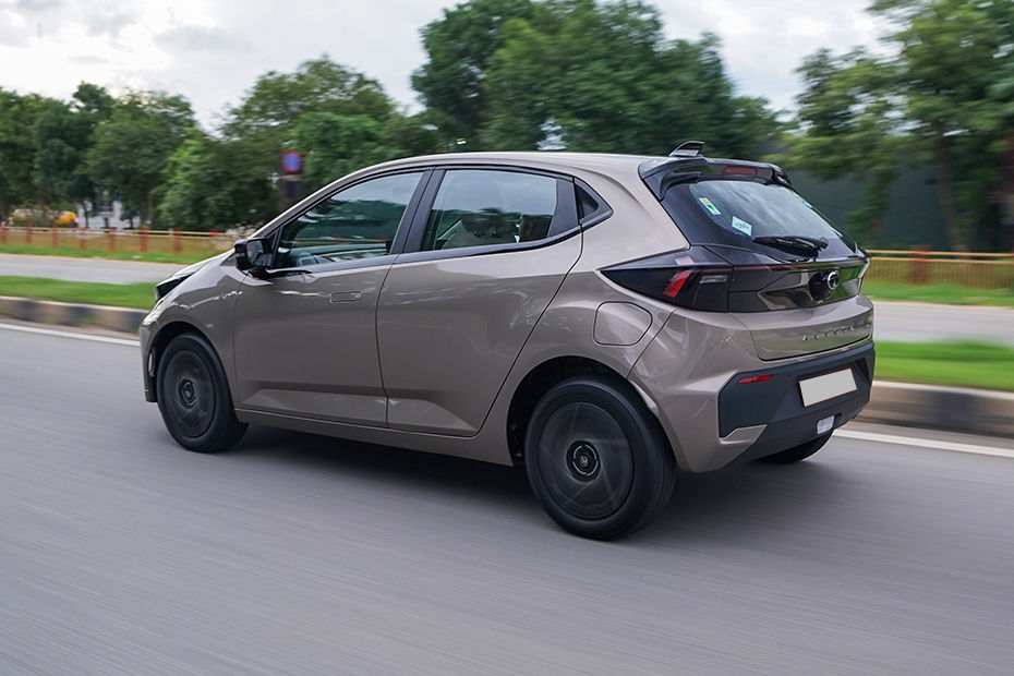Tata Altroz image 21