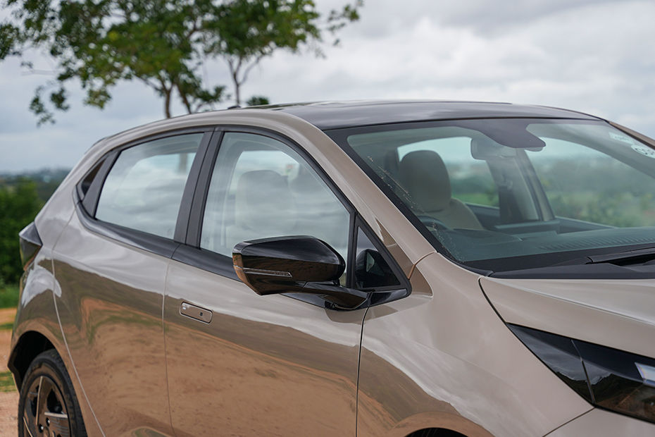 Tata Altroz image 25