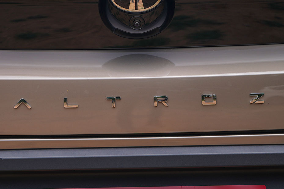 Tata Altroz image 18