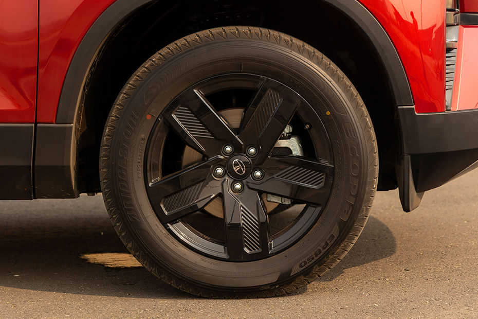 Tata Harrier image 12