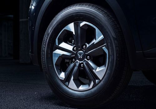 Mahindra Scorpio N Z4 Petrol AT
