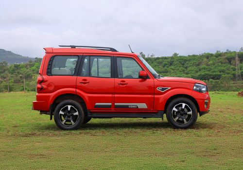 Mahindra Scorpio S 11