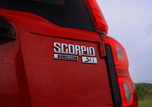 Mahindra Scorpio S 11