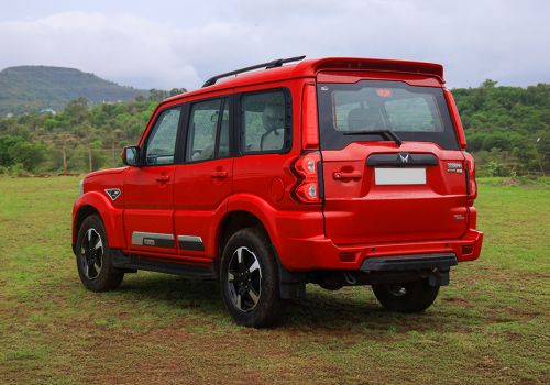 Mahindra Scorpio S 11