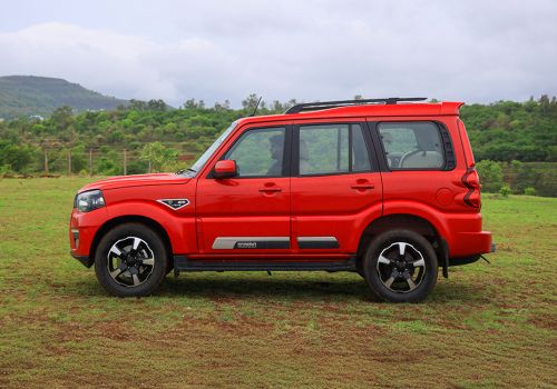 Mahindra Scorpio S 11
