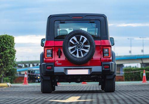 Mahindra Thar ROXX MX3 RWD AT