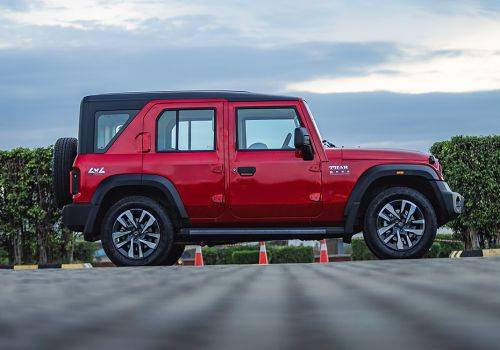 Mahindra Thar ROXX MX3 RWD AT