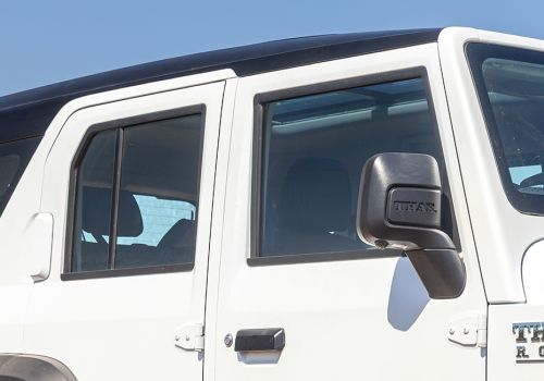 Mahindra Thar ROXX Star Edition AT