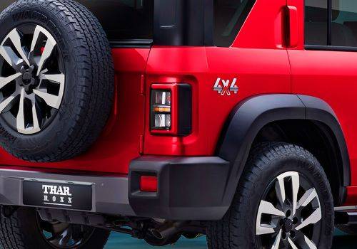 Mahindra Thar ROXX MX5 RWD AT