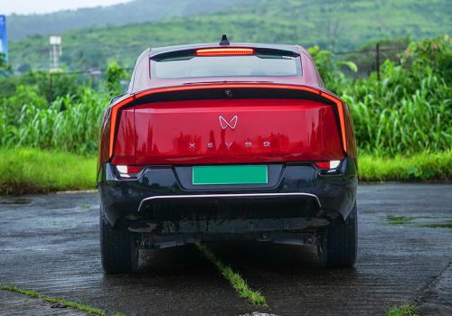 Mahindra XEV 9e Pack One