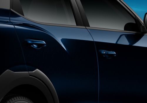 Mahindra XUV 3XO EV AX5