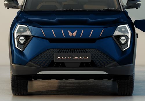 Mahindra XUV 3XO EV AX5
