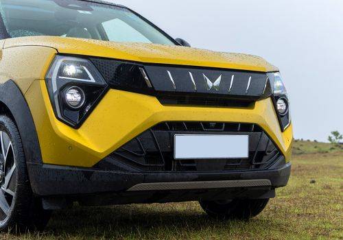 Mahindra XUV 3XO AX5