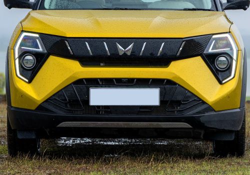 Mahindra XUV 3XO REVX A Turbo