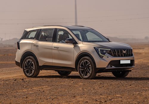 Mahindra XUV 7XO AX3 AT