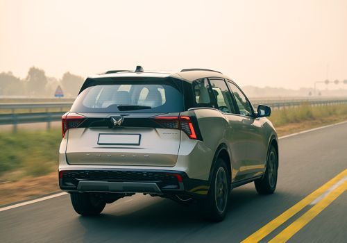 Mahindra XUV 7XO AX3 AT