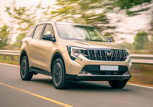 Mahindra XUV 7XO AX3 AT