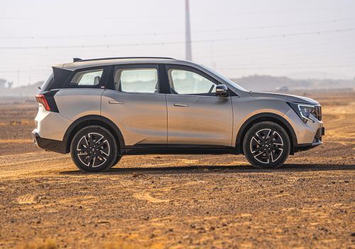 Mahindra XUV 7XO AX3 AT