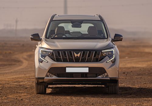 Mahindra XUV 7XO AX3 AT