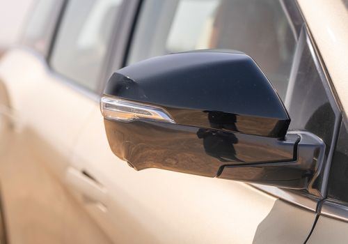 Mahindra XUV 7XO AX3 AT