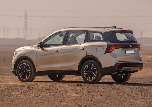 Mahindra XUV 7XO AX3 AT