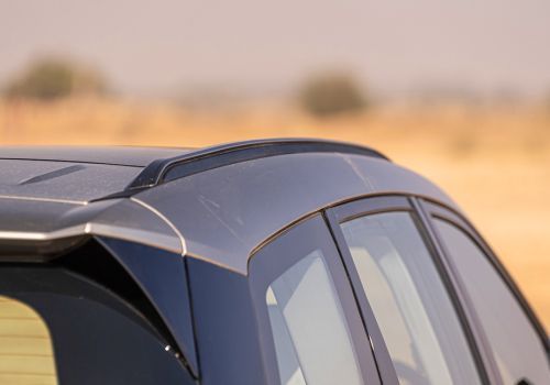 Mahindra XUV 7XO AX3 AT