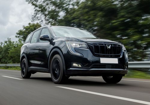 Mahindra XUV700 AX7 Ebony Edition 6Str AT