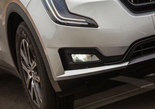 Mahindra XUV700 AX7 Ebony Edition 6Str AT