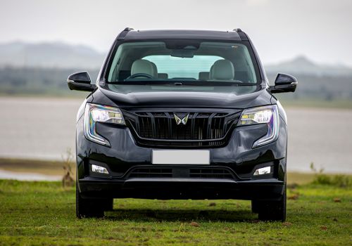 Mahindra XUV700 AX7 Ebony Edition 6Str AT