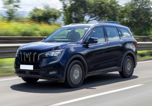 Mahindra XUV700 AX7 Ebony Edition 7Str