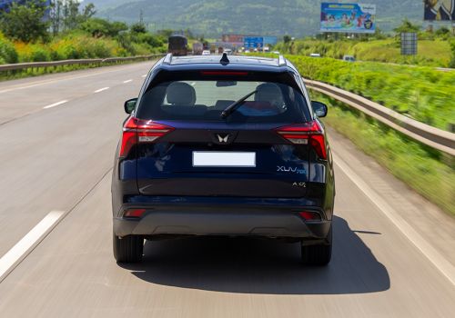 Mahindra XUV700 AX7 Ebony Edition 7Str