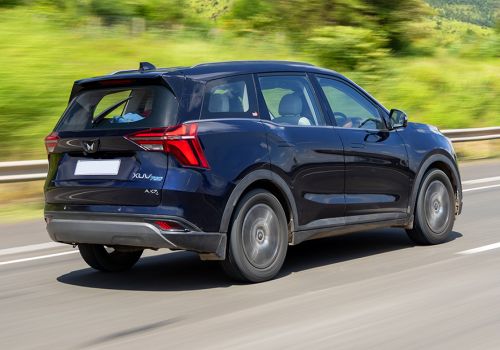 Mahindra XUV700 AX7 Ebony Edition 7Str