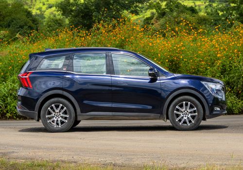 Mahindra XUV700 AX7 Ebony Edition 7Str