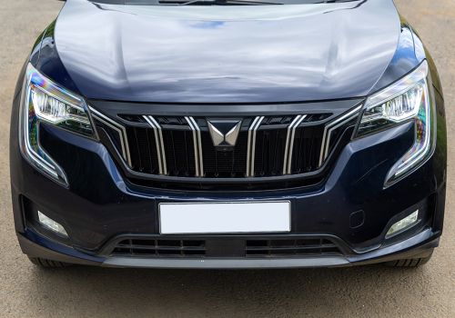 Mahindra XUV700 AX7 Ebony Edition 7Str