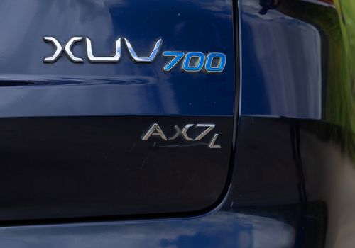 Mahindra XUV700 AX7 Ebony Edition 7Str
