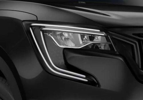 Mahindra XUV700 AX5 7 Str Diesel AT