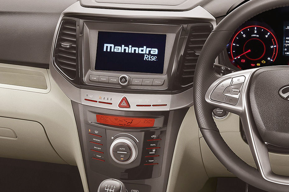 Mahindra XUV300 W8 Option AMT Dual Tone