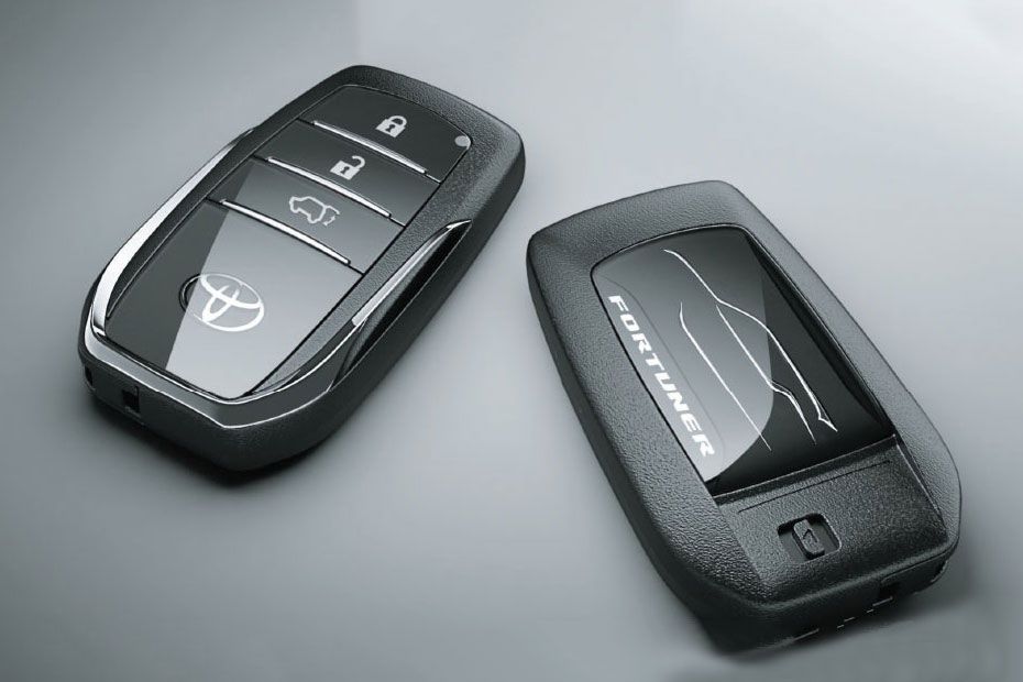 Toyota Fortuner Images Check Interior Exterior Pics Gaadi