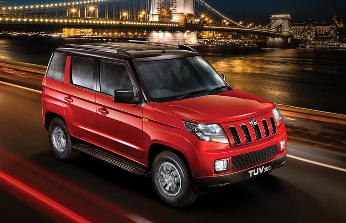 Mahindra TUV300 T10 